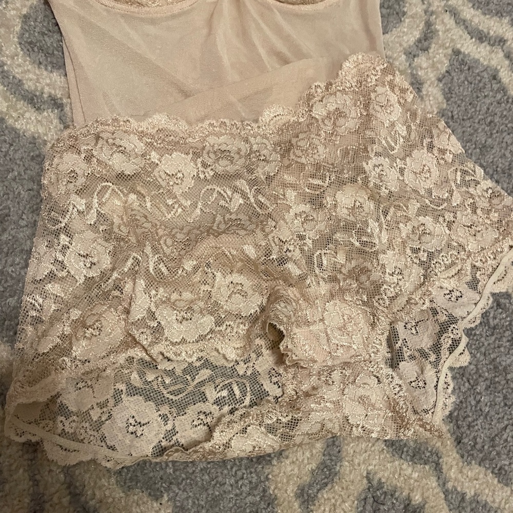 Ladies Lingerie - Picture 5 of 9
